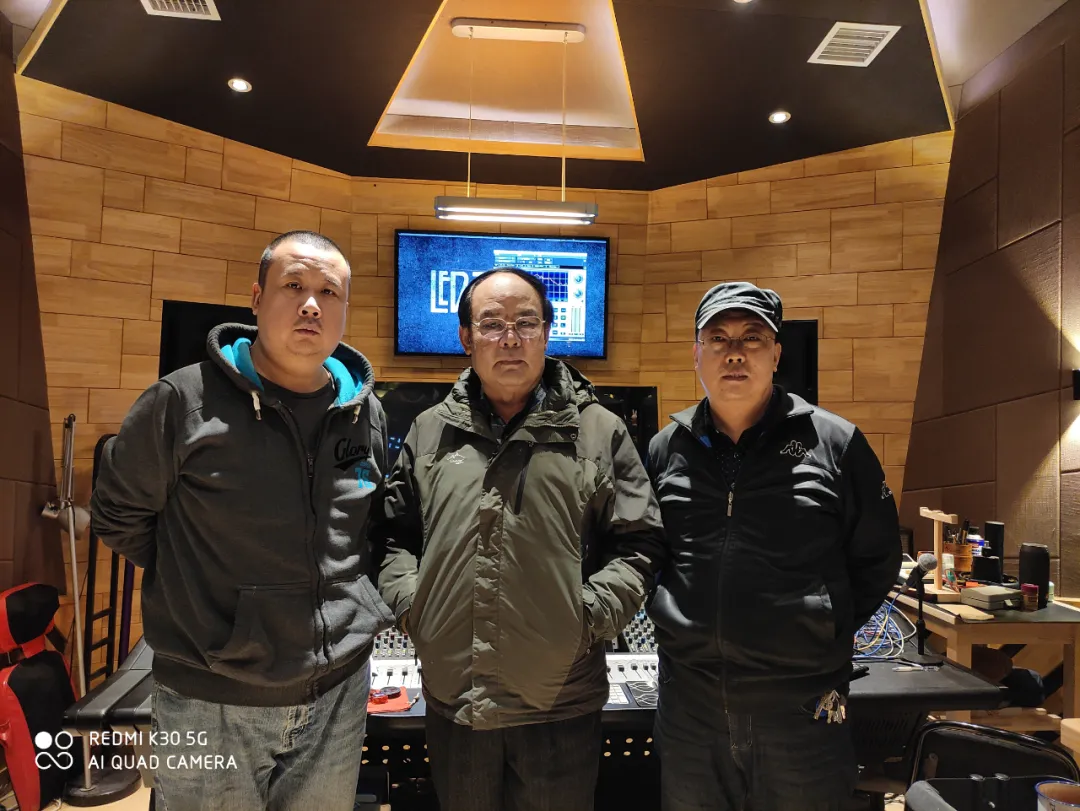我公司编曲录音的《不忘初心》由著名男低音歌唱家马子玉在博鳌5G论坛首唱(图6) 图片